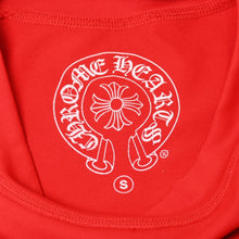 Load image into Gallery viewer, 極美品 CHROME HEARTS クロムハーツ オールドイングリッシュ ロゴ ラッシュガード ポリエステル レッド サイズS 中古 4b013879