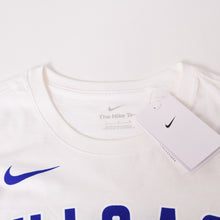 Load image into Gallery viewer, 新品未使用品 NIKE ナイキ 村上隆 CHICAGO カブス カイカイキキ Tシャツ ホワイト コットン サイズL 中古 4b013796