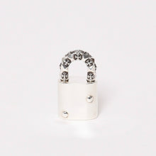 Load image into Gallery viewer, 新品未使用 CHROME HEARTS クロムハーツ パドロック ダイヤ 南京錠 青山店限定 カデナ 65.37g ヤングブラッド 来日記念 中古 4b013841