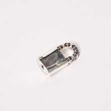 Load image into Gallery viewer, 新品未使用 CHROME HEARTS クロムハーツ パドロック ダイヤ 南京錠 青山店限定 カデナ 65.37g ヤングブラッド 来日記念 中古 4b013841