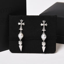 画像をギャラリービューアに読み込む, 新品未使用 CHROME HEARTS クロムハーツ × ミキモト MIKIMOTO タイニー ドロップ ピアス パール 18K WG 中古 4b013915