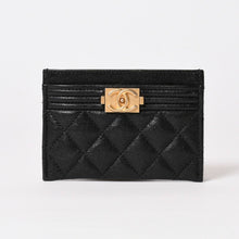 Load image into Gallery viewer, 極美品 CHANEL シャネル BOY CHANEL ボーイシャネル カードケース A84431 27番台 キャビアスキン ブラック 中古 4b013730