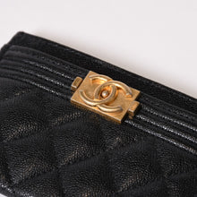 Load image into Gallery viewer, 極美品 CHANEL シャネル BOY CHANEL ボーイシャネル カードケース A84431 27番台 キャビアスキン ブラック 中古 4b013730