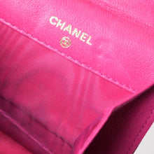 Load image into Gallery viewer, CHANEL シャネル コインケース 小銭入れ A01428 4番台 ココマーク キャビアスキン ピンク イタリア製 美品 中古 4b013724