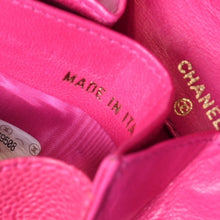 Load image into Gallery viewer, CHANEL シャネル コインケース 小銭入れ A01428 4番台 ココマーク キャビアスキン ピンク イタリア製 美品 中古 4b013724