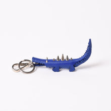 Load image into Gallery viewer, FENDI フェンディ ワニ バッグチャーム 7AR385 キーリング キーホルダー カーフスキン ブルー 美品 中古 4b013592