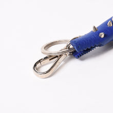 Load image into Gallery viewer, FENDI フェンディ ワニ バッグチャーム 7AR385 キーリング キーホルダー カーフスキン ブルー 美品 中古 4b013592