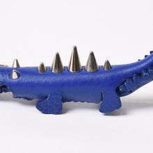 Load image into Gallery viewer, FENDI フェンディ ワニ バッグチャーム 7AR385 キーリング キーホルダー カーフスキン ブルー 美品 中古 4b013592