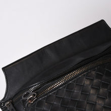 Load image into Gallery viewer, BOTTEGAVENETA ボッテガヴェネタ イントレチャート 2WAY ベルトバッグ 121604 ブラック カーフ ガンメタル金具 美品 中古 4b013473