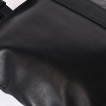 Load image into Gallery viewer, BOTTEGAVENETA ボッテガヴェネタ イントレチャート 2WAY ベルトバッグ 121604 ブラック カーフ ガンメタル金具 美品 中古 4b013473