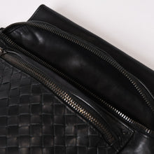 Load image into Gallery viewer, BOTTEGAVENETA ボッテガヴェネタ イントレチャート 2WAY ベルトバッグ 121604 ブラック カーフ ガンメタル金具 美品 中古 4b013473