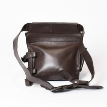 Load image into Gallery viewer, BOTTEGAVENETA ボッテガヴェネタ イントレチャート ウエストバッグ ブラウン レザー アンティークブラウン金具 美品 中古 4b013605