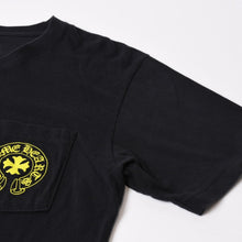 Load image into Gallery viewer, CHROME HEARTS クロムハーツ ネオン ロゴ プリント Tシャツ サイズM ブラック コットン 美品 中古 4b013685