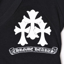 Load image into Gallery viewer, CHROME HEARTS クロムハーツ セメタリー 半袖VネックTシャツ サイズXS ブラック コットン 美品 中古 4b013691