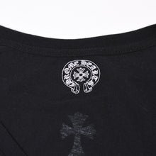 Load image into Gallery viewer, CHROME HEARTS クロムハーツ セメタリー 半袖VネックTシャツ サイズXS ブラック コットン 美品 中古 4b013691