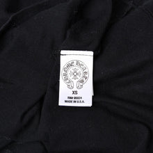 Load image into Gallery viewer, CHROME HEARTS クロムハーツ セメタリー 半袖VネックTシャツ サイズXS ブラック コットン 美品 中古 4b013691