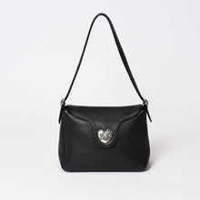 Load image into Gallery viewer, 極美品 CHROME HEARTS クロムハーツ ハート ラージ ショルダーバッグ ガンスリンガー レザー ブラック 中古 4b013660