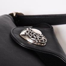 Load image into Gallery viewer, 極美品 CHROME HEARTS クロムハーツ ハート ラージ ショルダーバッグ ガンスリンガー レザー ブラック 中古 4b013660