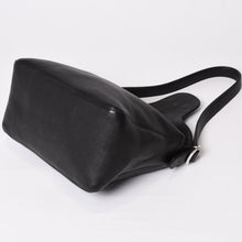 Load image into Gallery viewer, 極美品 CHROME HEARTS クロムハーツ ハート ラージ ショルダーバッグ ガンスリンガー レザー ブラック 中古 4b013660