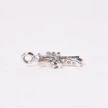 Load image into Gallery viewer, 新品同様 CHROME HEARTS クロムハーツ 18K タイニークロス ファットクロス 純正 9.1g パヴェダイヤ ペンダント WG 中古 4b013917