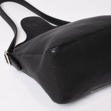 Load image into Gallery viewer, 極美品 CHROME HEARTS クロムハーツ ハート ラージ ショルダーバッグ ガンスリンガー レザー ブラック 中古 4b013660