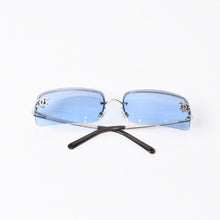Load image into Gallery viewer, 極美品 CHANEL シャネル サングラス アイウェア 4104-B c.124/7C サイズ62□15 120 ココマーク ラインストーン ブルー 中古 4b013721