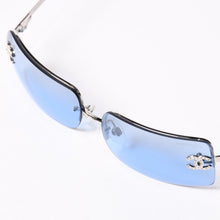 Load image into Gallery viewer, 極美品 CHANEL シャネル サングラス アイウェア 4104-B c.124/7C サイズ62□15 120 ココマーク ラインストーン ブルー 中古 4b013721