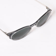 Load image into Gallery viewer, 極美品 CARTIER カルティエ オーバル サングラス アイウェア サイズ53□18 135 グレー シルバー ブラック 中古 4b013654
