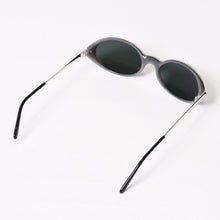 Load image into Gallery viewer, 極美品 CARTIER カルティエ オーバル サングラス アイウェア サイズ53□18 135 グレー シルバー ブラック 中古 4b013654