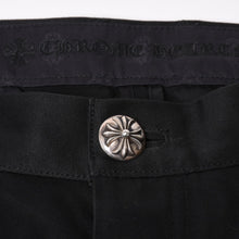 画像をギャラリービューアに読み込む, 極美品 CHROME HEARTS クロムハーツ セメタリークロスパッチ コットンパンツ サイズ34 40パッチ カモフラ ブラック 中古 4b014017