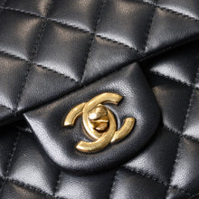 画像をギャラリービューアに読み込む, 新品同様 CHANEL シャネル マトラッセ23 Wフラップ Wチェーンショルダーバッグ ランダム番台 ココマーク ラムスキン ブラック 中古 4b014039