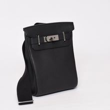 画像をギャラリービューアに読み込む, 新品同様 エルメス HERMES アッカドPM W刻印 ワンショルダーバッグ ブラック トゴ 新型 シルバー金具 中古 4b014069