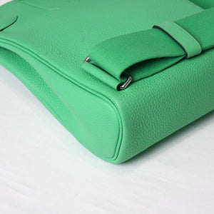 新品同様 エルメス HERMES アッカドPM B刻印 ワンショルダーバッグ ヴェールコミック トゴ 新型 シルバー金具 中古 4b014108