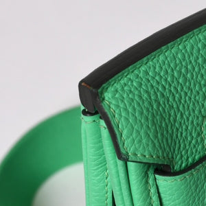 新品同様 エルメス HERMES アッカドPM B刻印 ワンショルダーバッグ ヴェールコミック トゴ 新型 シルバー金具 中古 4b014108