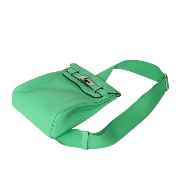 新品同様 エルメス HERMES アッカドPM B刻印 ワンショルダーバッグ ヴェールコミック トゴ 新型 シルバー金具 中古 4b014108