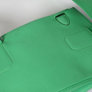 新品同様 エルメス HERMES アッカドPM B刻印 ワンショルダーバッグ ヴェールコミック トゴ 新型 シルバー金具 中古 4b014108