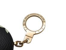 Load image into Gallery viewer, 極美品 LOUIS VUITTON ルイヴィトン アストロトロピカル モノグラム キーチャーム M51912 PVC ブラック マルチカラー 中古 4b004654