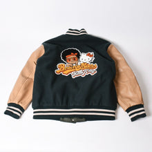 Load image into Gallery viewer, 新品未使用 HELLO KITTY BRUNO MARS ハローキティ ブルーノマーズ スタジャン レザージャケット ベージュ グリーン サイズXL 中古 4b013788