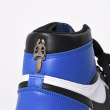 Load image into Gallery viewer, 新品未使用 NIKE × FRAGMENT × CHROME HEARTS エアジョーダン1 スニーカー 716371 サイズ29.5cm ダガー装飾 中古 4c070378