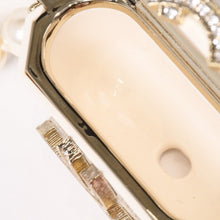 Load image into Gallery viewer, 極美品 CHANEL シャネル AirPods Pro ケース AB6425 ココマーク レザー フェイクパール ホワイト ゴールド ブラック 中古 4b013616