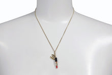 画像をギャラリービューアに読み込む, 極美品 CHANEL シャネル リップ ネックレス アクセサリー 04A刻印 7g メタル ラインストーン ブラック レッド ゴールド金具 中古 4c073928
