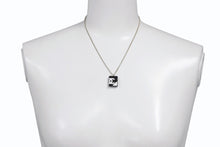 画像をギャラリービューアに読み込む, CHANEL シャネル ネックレス ココマーク カンボンライン 05C刻印 プラスチック メタル ブラック ホワイト ゴールド金具 美品 中古 4c073901