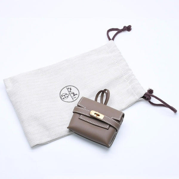 新品未使用 HERMES エルメス ケリー フェスティバル スイフト エトゥープ チャーム キーホルダー K刻印 中古 4a005021