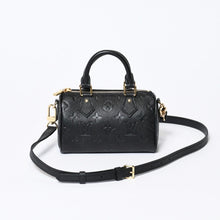 Load image into Gallery viewer, 新品同様 LOUIS VUITTON ルイヴィトン ナノ スピーディ 2WAYハンドバッグ M82450 ブラック モノグラムアンプラントレザー 中古 4b013705