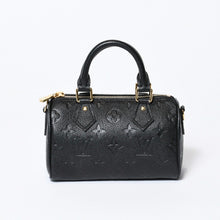 Load image into Gallery viewer, 新品同様 LOUIS VUITTON ルイヴィトン ナノ スピーディ 2WAYハンドバッグ M82450 ブラック モノグラムアンプラントレザー 中古 4b013705