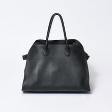 Load image into Gallery viewer, 極美品 THE ROW ザロウ W1255L133DTPL マルゴー Soft Margaux 15 ハンドバッグ ブラック レザー シルバー金具 中古 4c073472