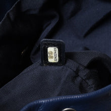 Load image into Gallery viewer, 極美品 CHANEL シャネル リュック 巾着 ツイード キャビアスキン 22番台 ガンメタリック金具 ネイビー レッド ホワイト 中古 4b013603