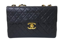 Load image into Gallery viewer, CHANEL シャネル デカマトラッセ チェーンショルダーバッグ シングルフラップ 2番台 ブラック ゴールド金具 美品 中古 4b000173