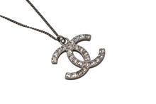 Load image into Gallery viewer, CHANEL シャネル ネックレス ココマーク アクセサリー 13P刻印 メタル スクエアストーン シルバー 5.6g 美品 中古 4c053612