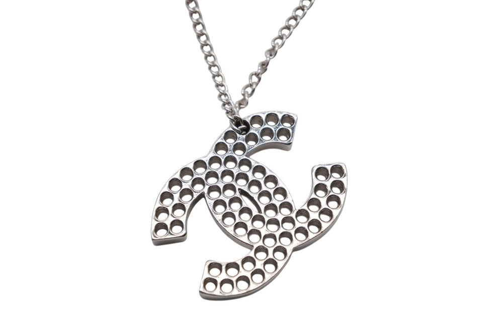 極美品 CHANEL シャネル ココマーク パンチング ネックレス 12g 03P メタル シルバー ロゴ アクセサリー 美品 中古 4c060917
